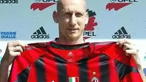 马伊琍13岁女儿投身拉丁舞赛场，妆容浓重形象颠覆过往