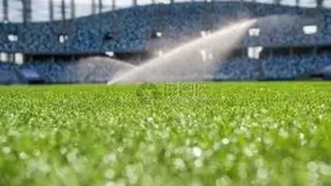 独家爆料：曼联领衔多豪门争抢詹姆斯-加纳，莫耶斯铁心拒售传奇球星！